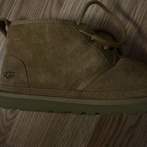 UGG - Picture 2 of 2